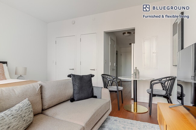 Photo - 435 W 31st St Unit FL33-ID1783