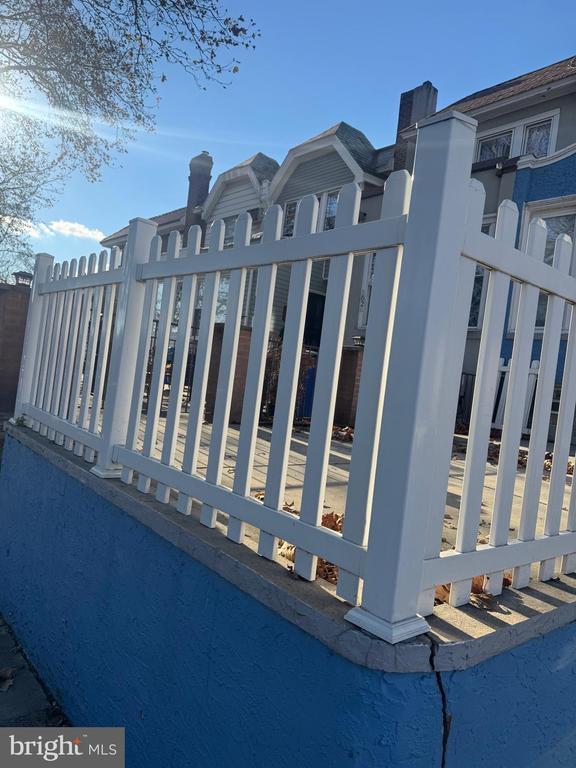 Building Photo - 5028 Whitaker Ave