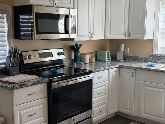 Photo - 257 Forbes Ave Unit Furnished one bedroom one bath