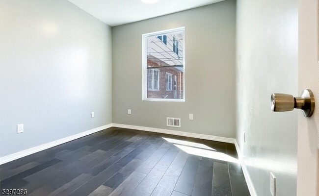 Photo - 18 Alexander St