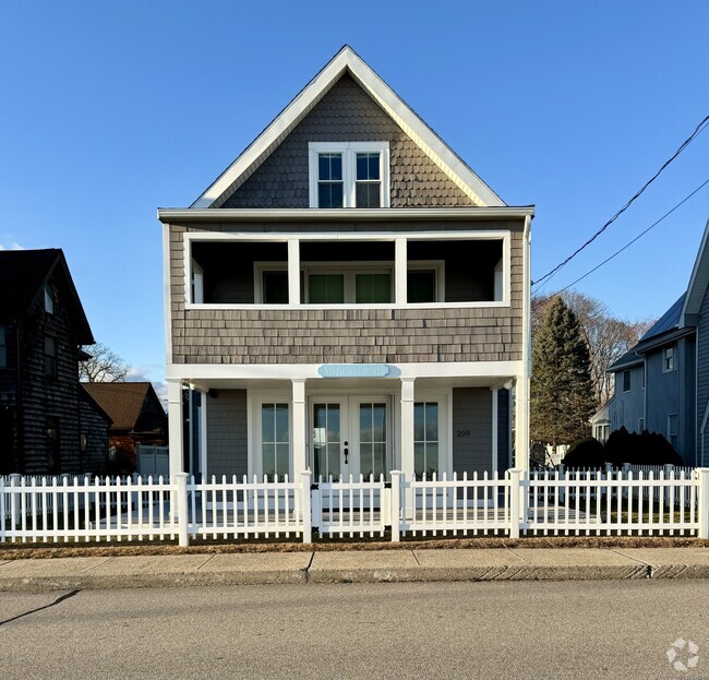 Building Photo - 209 Seaside Ave Rental