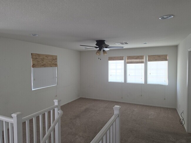 4 Bedrooms PLUS loft and office/den in Cadence!