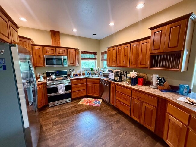 Photo - Spacious 4 Bed 3.5 Bath Home in Frenchtown!