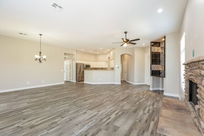 Photo - 2102 E Fawn Dr