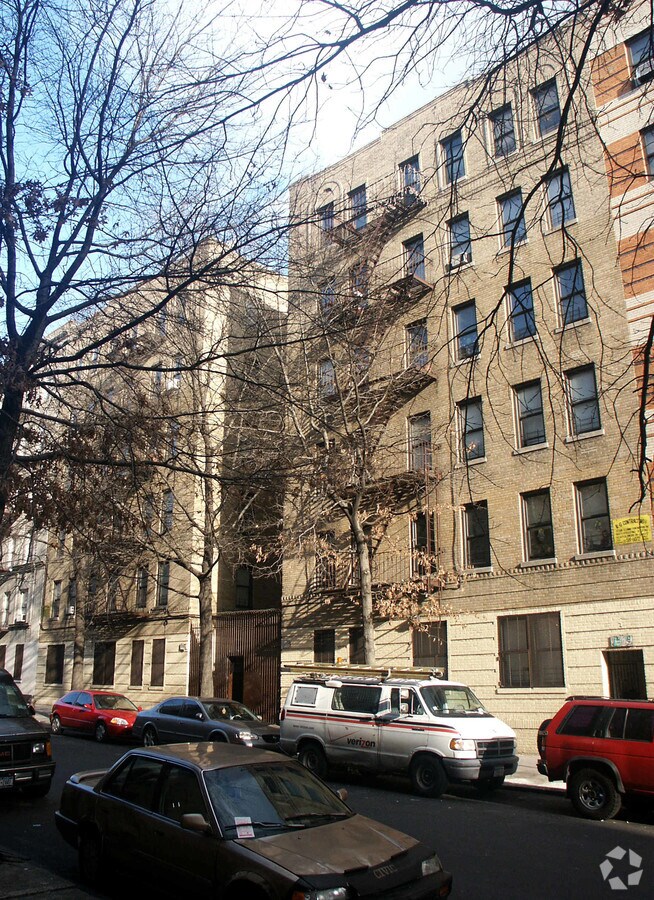 2170 Ryer Ave - 2170 Ryer Ave Apartments