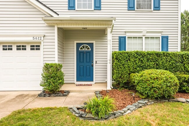 Photo - Delightful 4 Bedroom Minutes From Brier Creek and NW Raleigh.