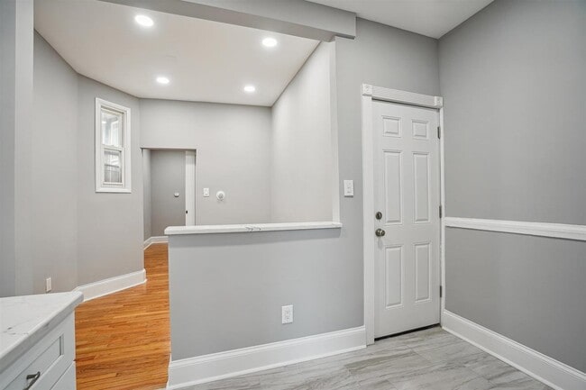 Photo - 198 Griffith St Unit 1L