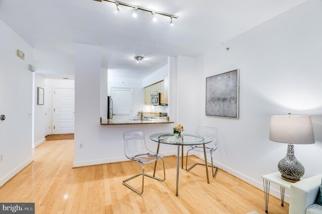 Photo - 631 D Street NW Unidad 330