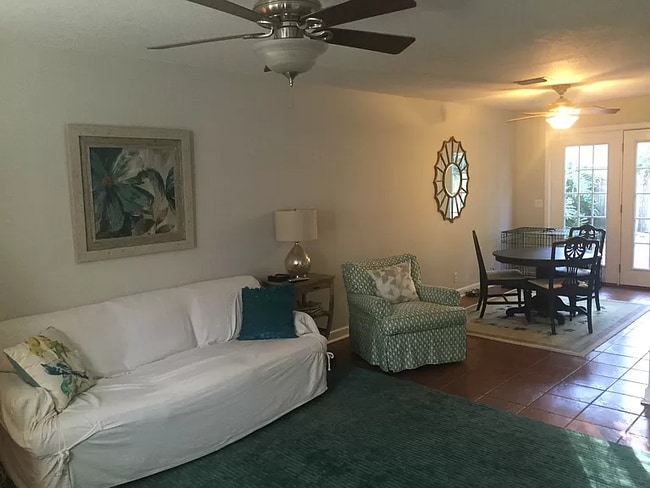Photo - 202 Island Dr
