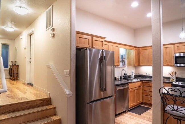 237 Dunthorpe Dr