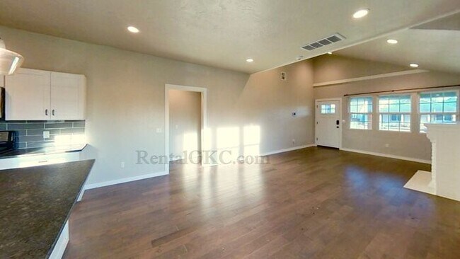 Photo - Beautifully outfitted 3 bed 2 bath in OKC