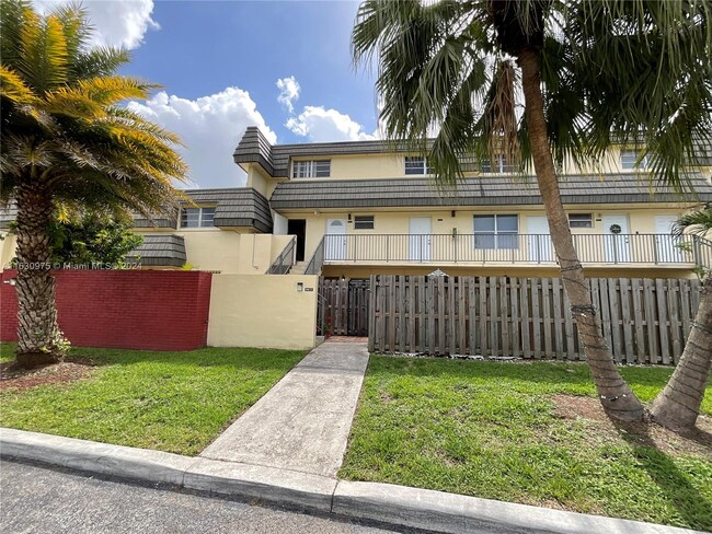 Photo - 8611 SW 137th Ave Condominio Unidad 8611