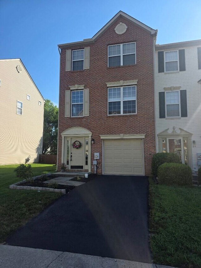 Photo - End Unit Townhouse in Brennan Estates- 2 B...