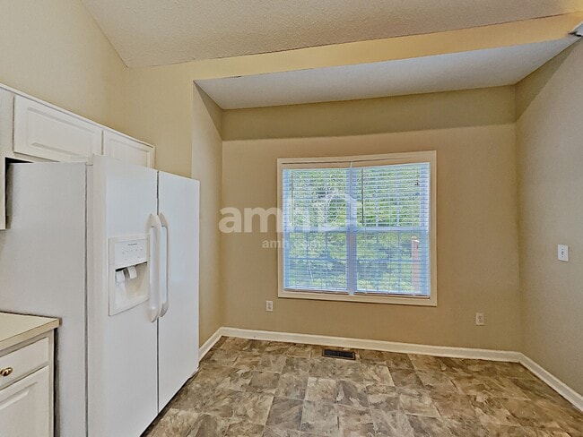 Photo - 5759 Newnan Cir