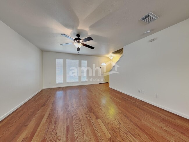 Photo - 31106 Perlican Dr