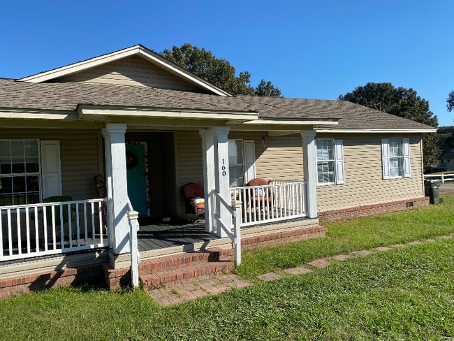 Photo - 160 Charity Ln