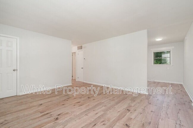 Photo - 602 Camrose Dr