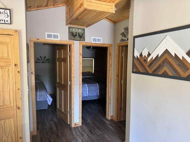 Photo - 3347 E 2059th Rd