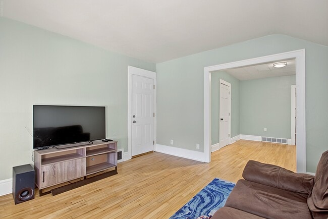 560 S Stryker Ave Unit 2