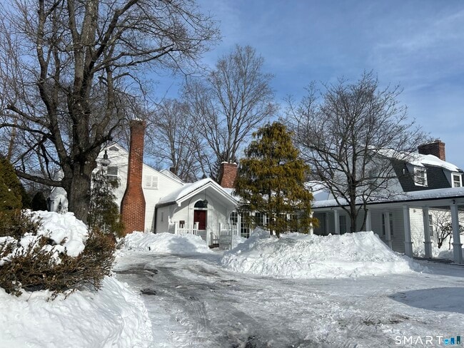 Building Photo - 157 Main St