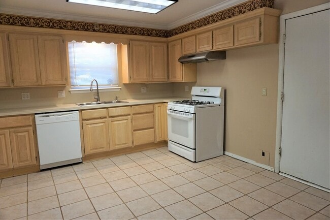 Photo - 1813 Hardy Dr