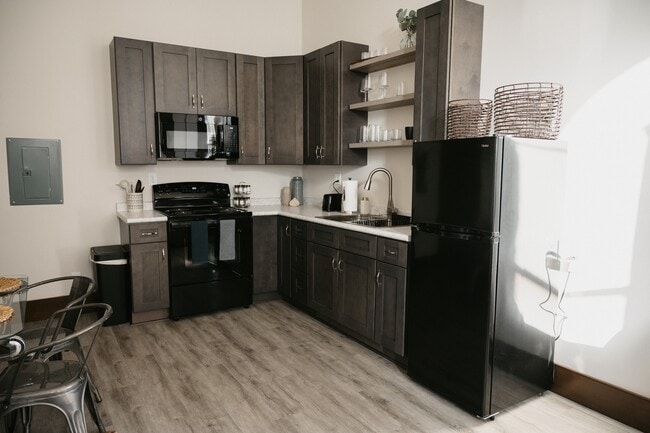 Photo - 16 S Jackson St