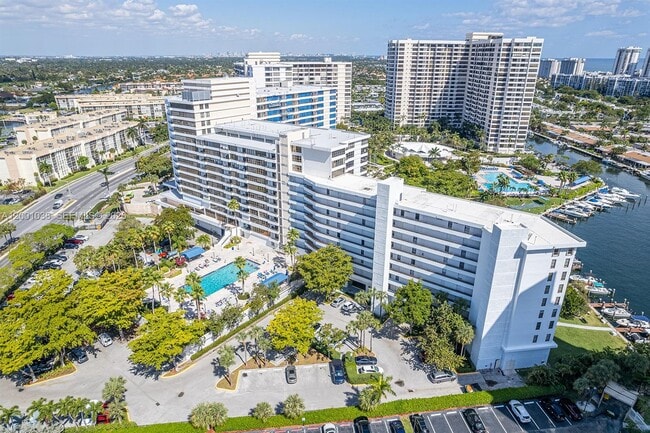 Photo - 500 Three Islands Boulevard Unidad 222