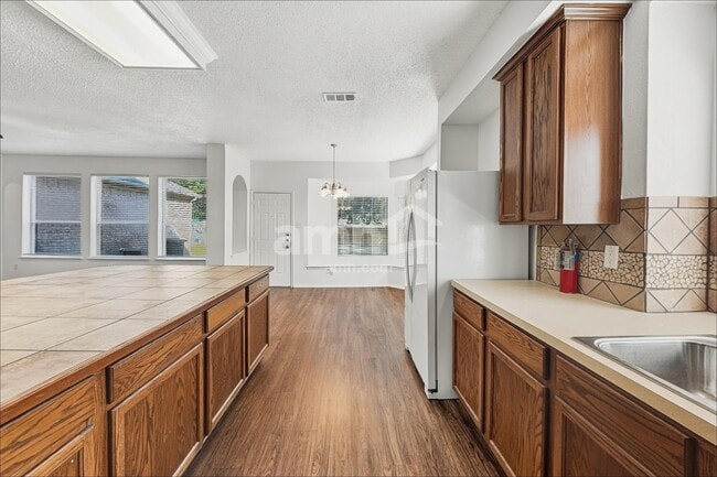 Photo - 1360 Calvert Dr