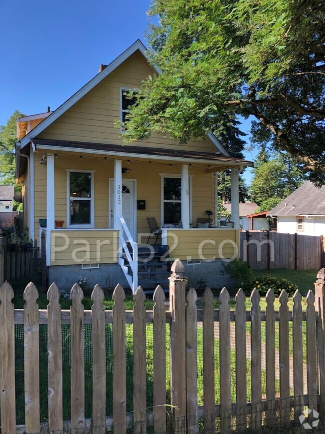 Building Photo - 3 Bedroom Home in Tacoma