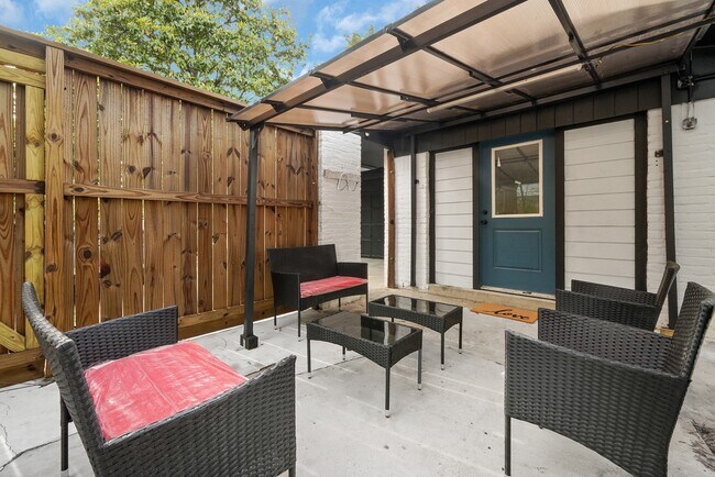Photo - 11103 Greenwillow Dr