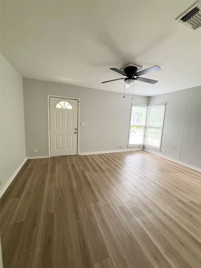 Photo - 1519 Leaman Ave