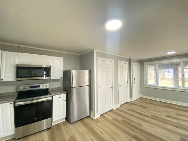 Building Photo - 241 S Main St Unit C