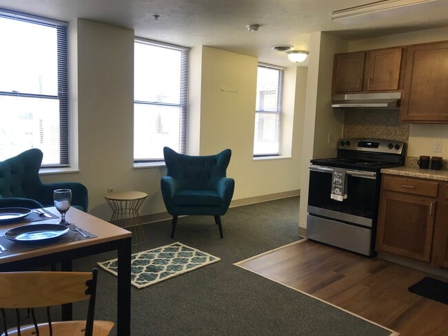 Photo - Carson Square Apartments