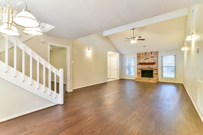 Photo - 17103 Spruce Run Dr