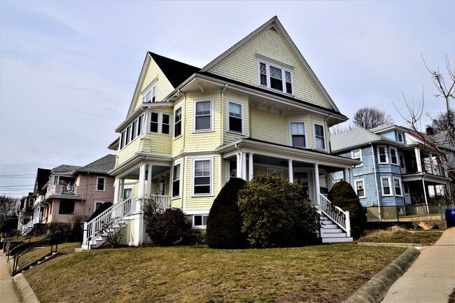 Photo - 32 Bigelow St