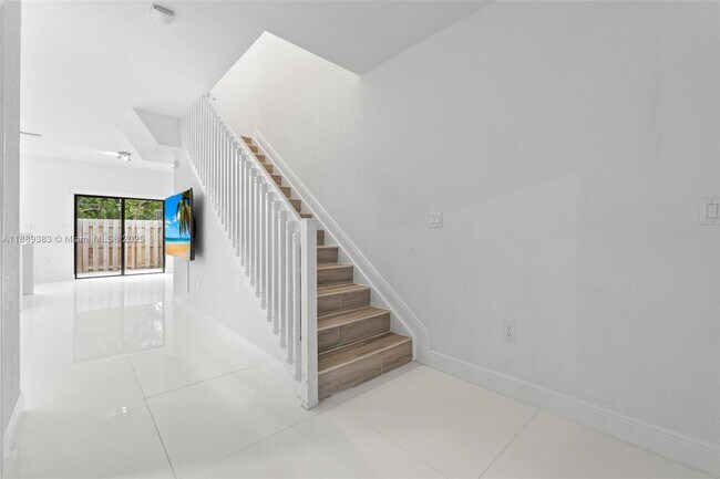 Photo - 20628 NE 7th Pl