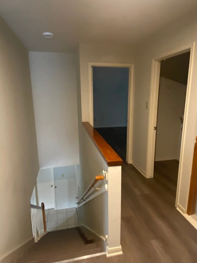 Photo - 8915 Weyburn Grove Dr