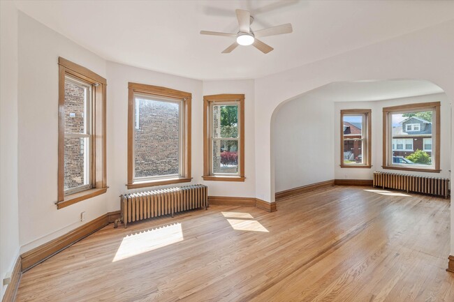 Photo - 4912 W Cornelia Ave Unit 1