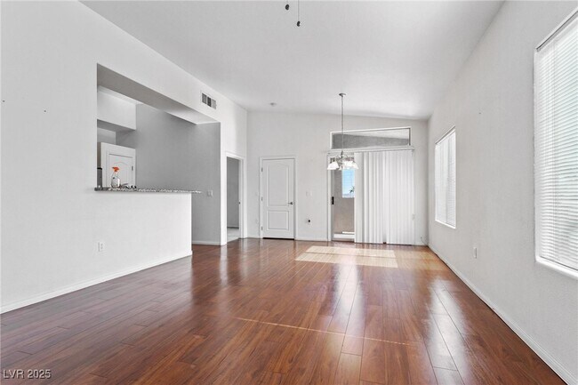 Photo - 8805 Jeffreys St Unidad 2002