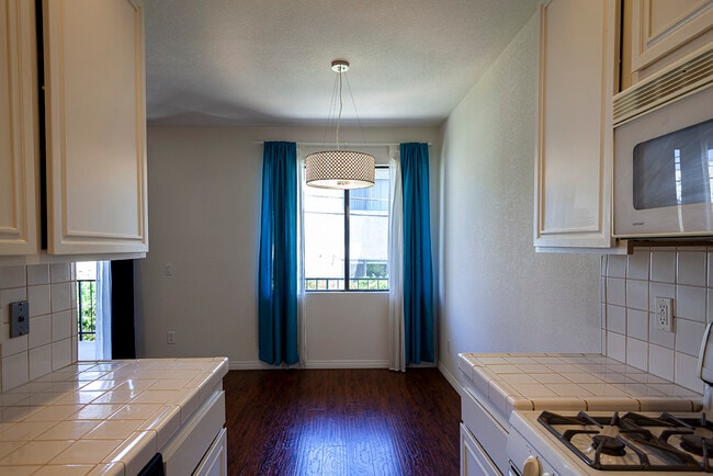 Photo - 14539 Benefit St Unidad 105