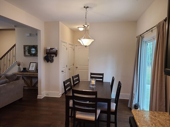 Photo - 3 Bedroom, 2.5 bath unfurnished home in Hampstead near Surf City