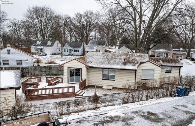 Photo - 4841 Leamington Ave