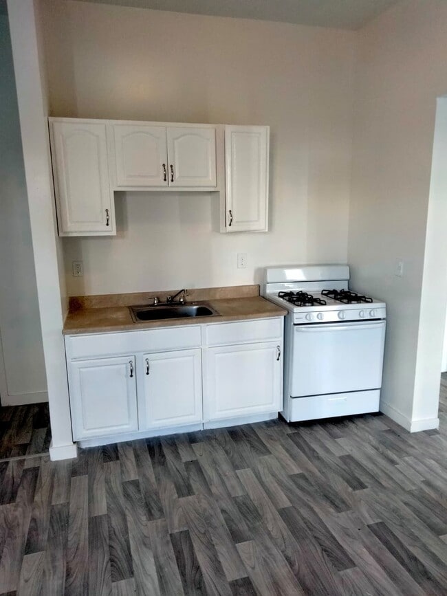 Photo - 158 Park St Unit 1