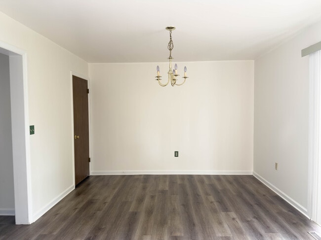 Photo - 2146 Walnut St