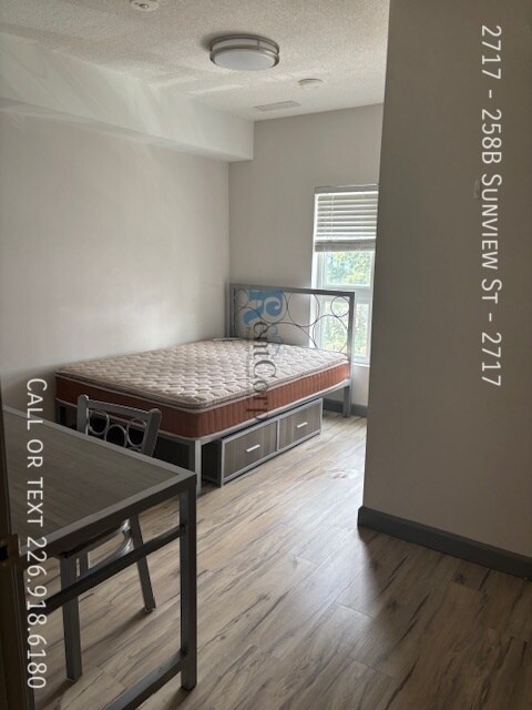 Photo - 258B-258B Sunview St