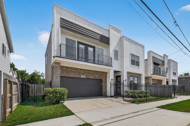 Photo - 1806 Schweikhardt St
