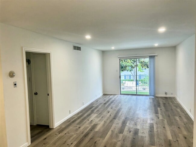 Photo - 2601 Bellefontaine Unit A207