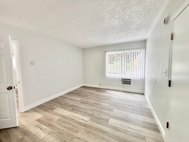 Photo - 4241 Van Horne Ave Unidad 4241 Van Horne Ave #5