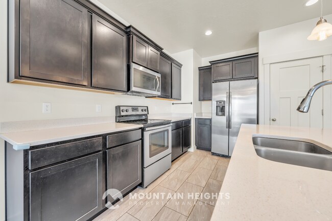 Photo - 607 Sawback Ln