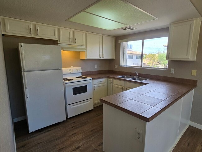 Building Photo - 4429 N 53rd Ln